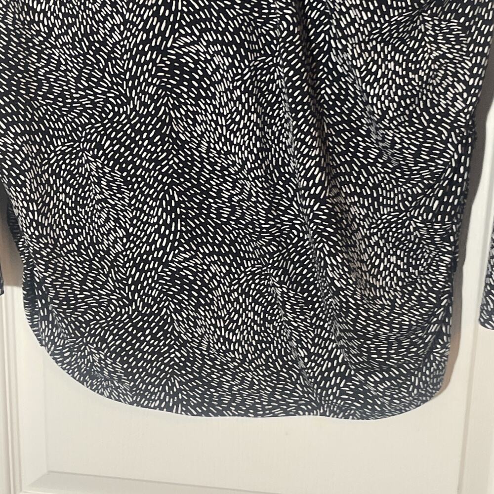 Motherhood Maternity Women’s XL Black White Long Sleeve Ruched Keyhole Top. - Picture 5 of 15